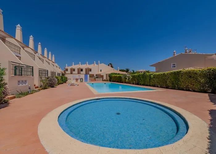 Ferienhaus Sao Rafael Townhouse With Pool